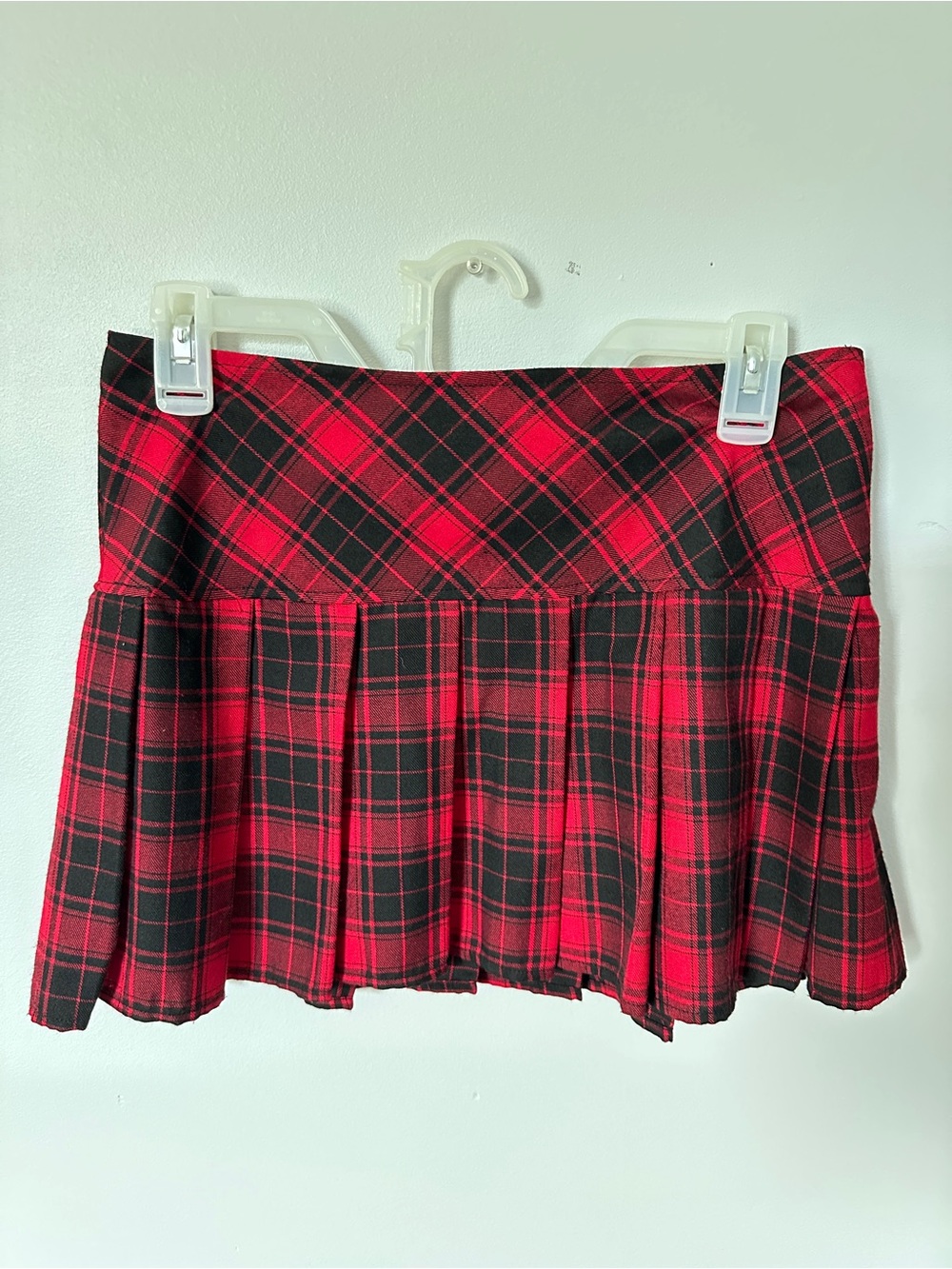Hot Topic Red and Black Plaid Pleated Skater Mini Skirt
